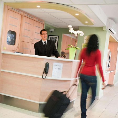 Ibis Budget - Porte De Баньоле Экстерьер фото
