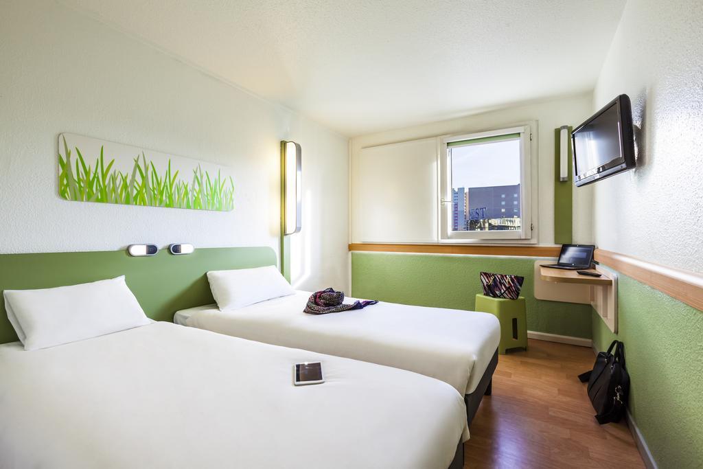 Ibis Budget - Porte De Баньоле Экстерьер фото