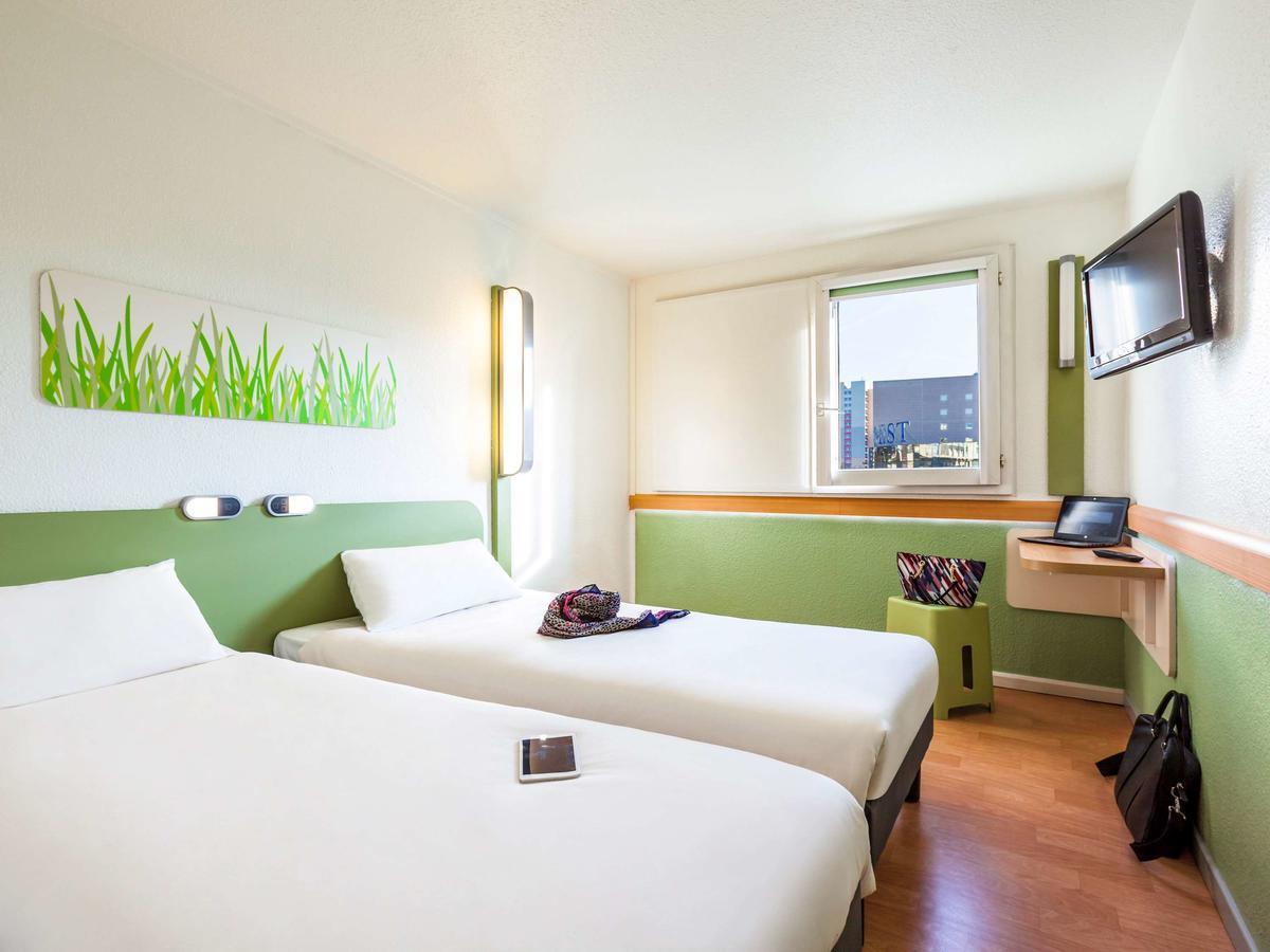 Ibis Budget - Porte De Баньоле Экстерьер фото