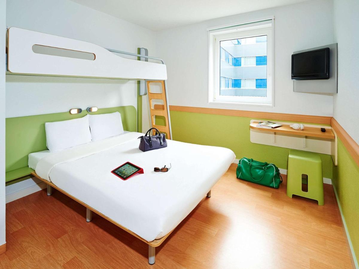 Ibis Budget - Porte De Баньоле Экстерьер фото